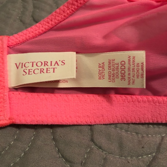 Victoria Secrets, Body By Victoria Lace Bra. - Picture 3 of 8